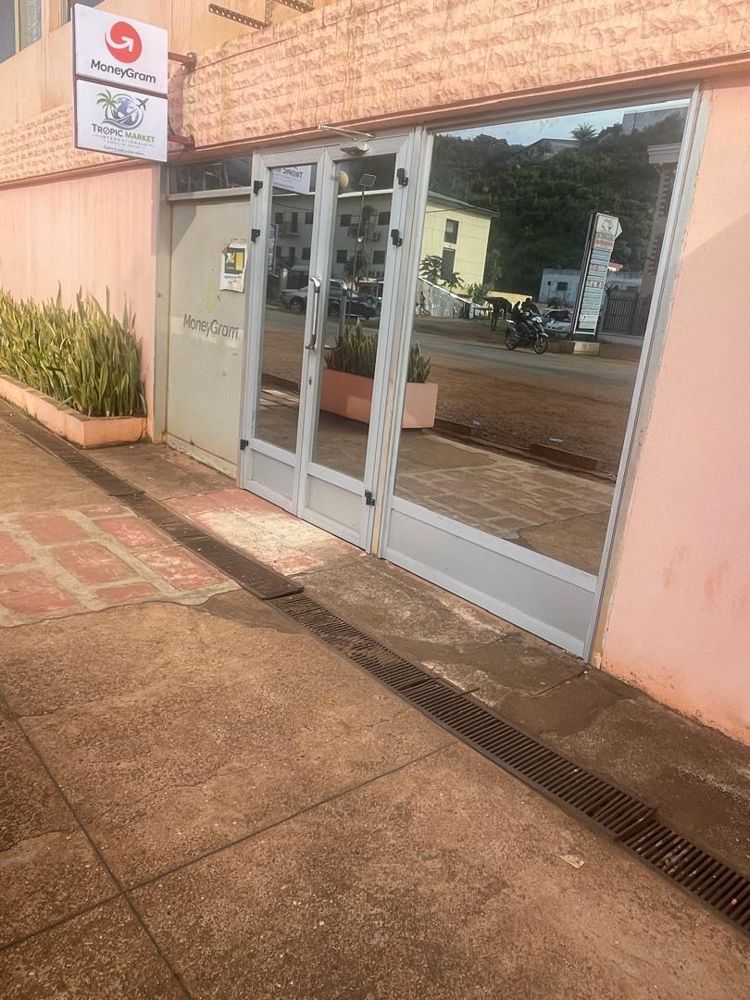 Entrée de l'agence à Bangui